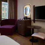 Hilton Ξενοδοχείο 4*