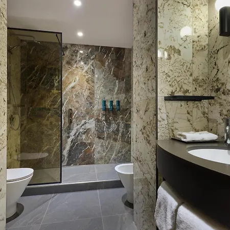 Hilton Hotel 4*