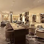 ホテル ヒルトン ミラン 4*