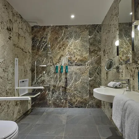 Hilton 4*