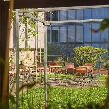 Hilton Hotel 4*